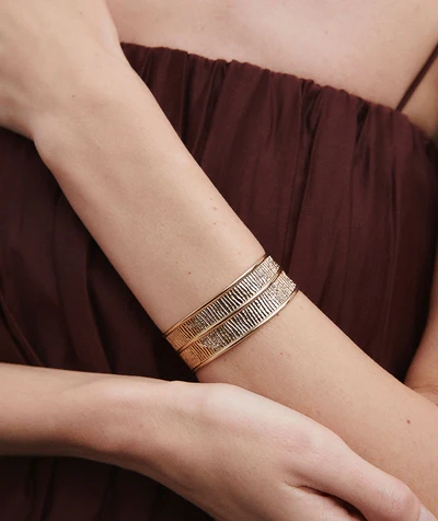 Detalle Brazalete Rígido Horizonte Vidal & Vidal